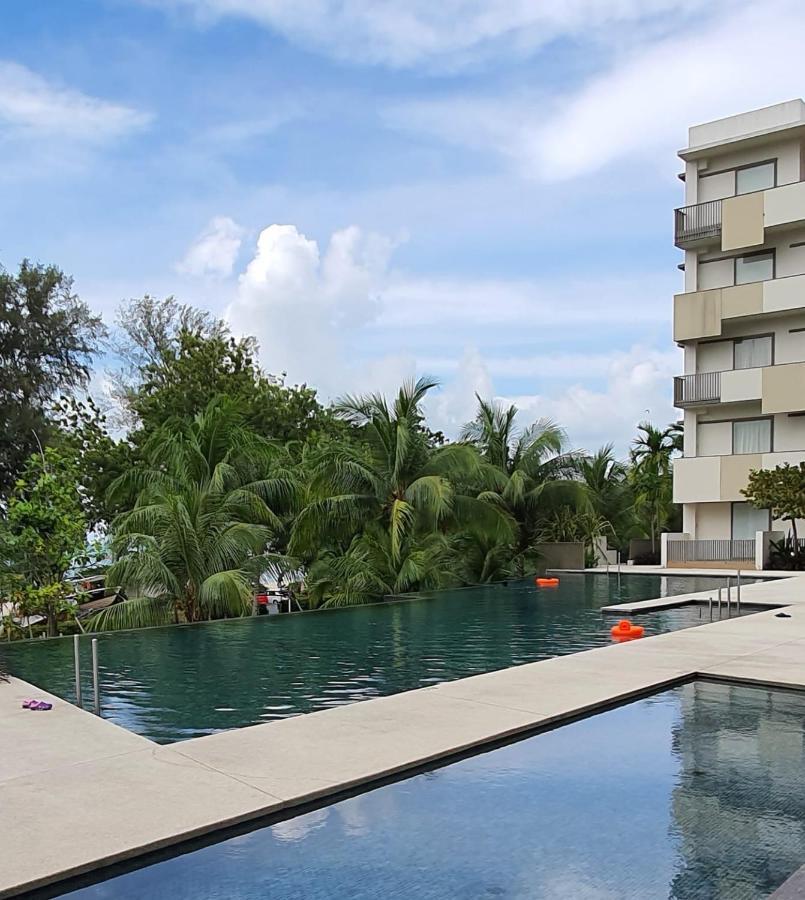 By The Sea Beach Luxury Resort - Batu Ferringhi Esterno foto