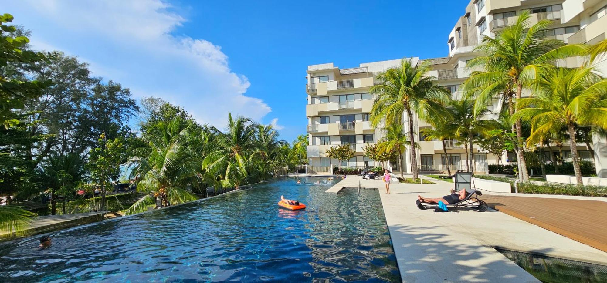 By The Sea Beach Luxury Resort - Batu Ferringhi Esterno foto