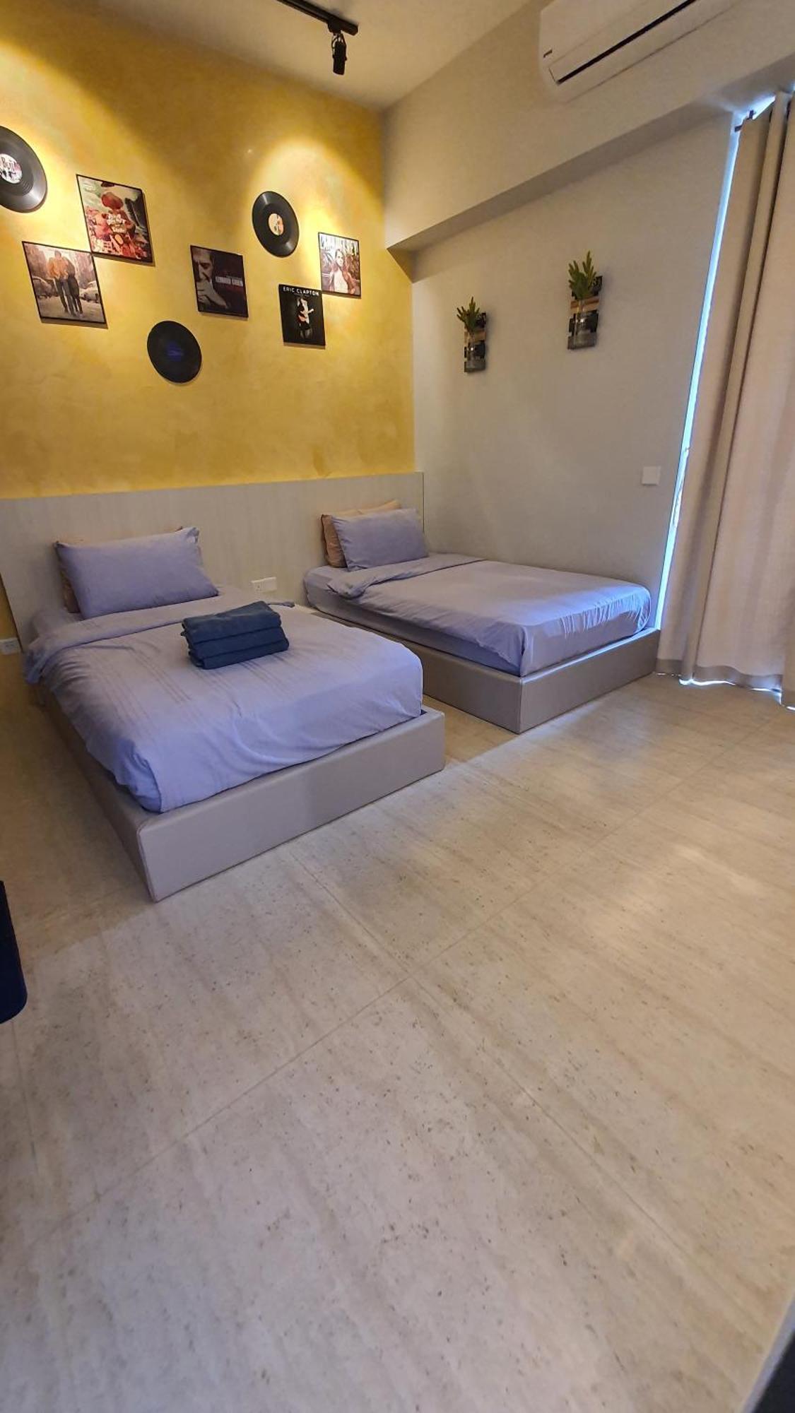 By The Sea Beach Luxury Resort - Batu Ferringhi Esterno foto