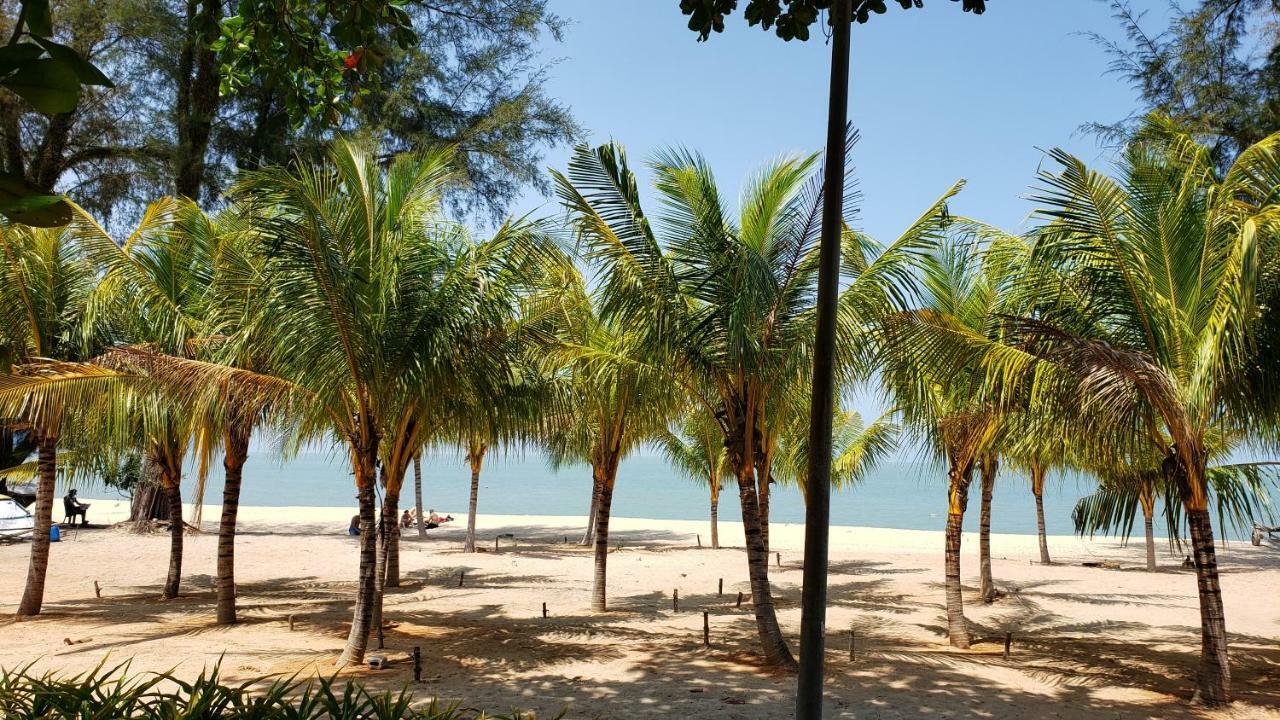 By The Sea Beach Luxury Resort - Batu Ferringhi Esterno foto