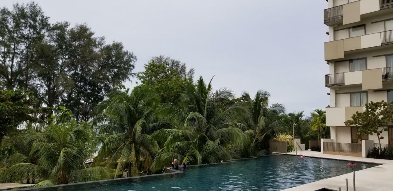 By The Sea Beach Luxury Resort - Batu Ferringhi Esterno foto
