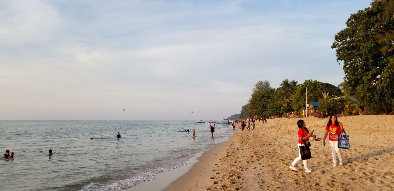 By The Sea Beach Luxury Resort - Batu Ferringhi Esterno foto
